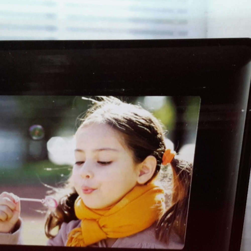 Coby Widescreen Digital Photo Frame Slideshow - Picture 3 of 6